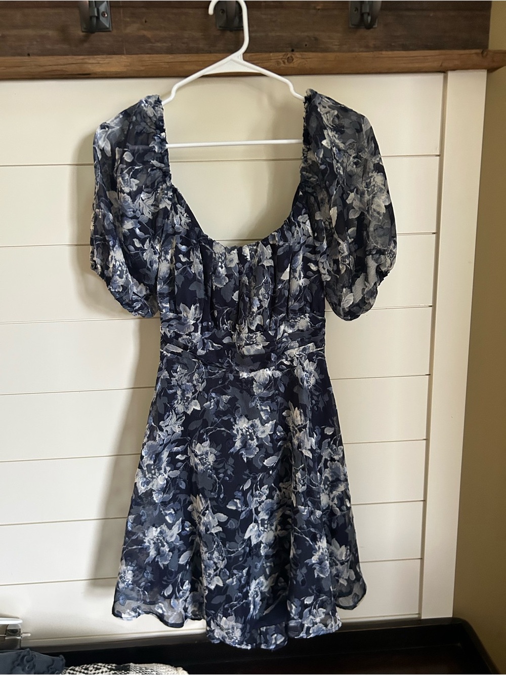 Navy Blue Floral Puff-Sleeve Mini Dress
